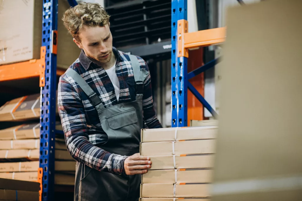 handling pallets in storage and distribution warehouse