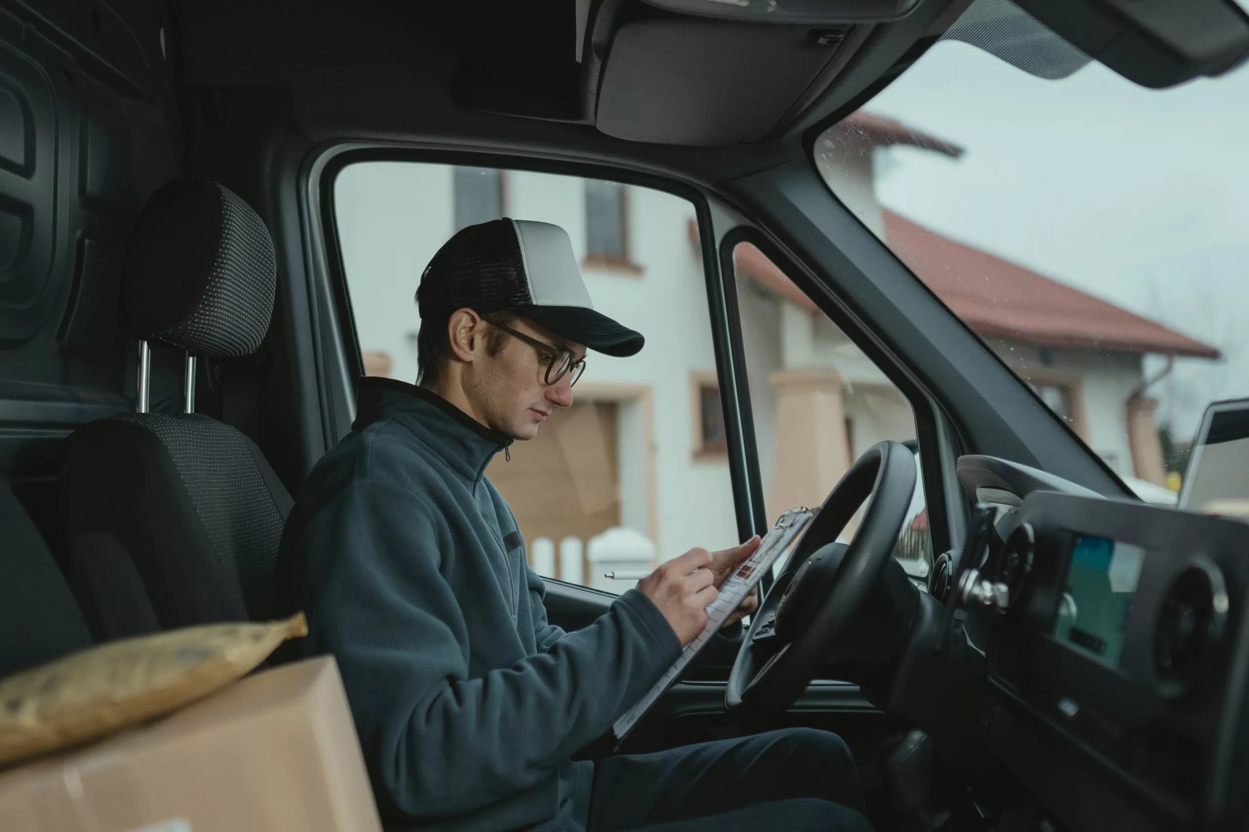 Fast and reliable UK same day logistics with real-time tracking